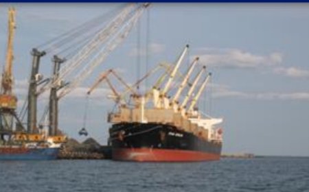 রামপাল তাপ বিদ্যুৎ কেন্দ্রের কয়লা নিয়ে মোংলা বন্দরে ভিড়েছে এমভি জেইন