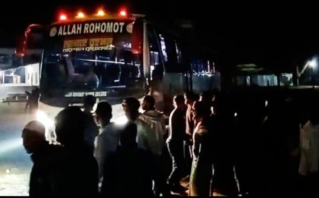 ৮ বাসে লোক নিয়ে এমপির কাছে শ্রমিকনেতা, ক্ষমা চেয়ে রক্ষা