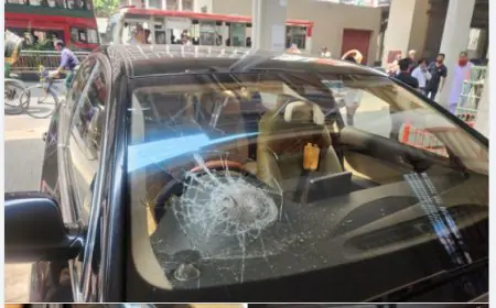 সাবেক সংসদ সদস্য গোলাম মাওলা রনির গাড়িতে দুর্বৃত্তদের হামলা