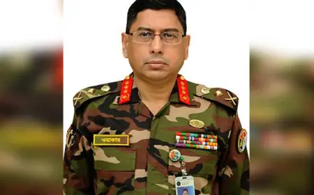 লেফটেন্যান্ট জেনারেল ওয়াকার-উজ-জামান নতুন সেনাবাহিনী প্রধান হিসেবে নিয়োগ