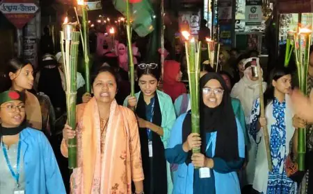 ধর্ষণ ও নারী নির্যাতনের কঠোর বিচার চায় শিক্ষার্থীরা
