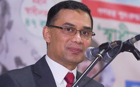 তারেক রহমান বলেন ধর্মীয় উগ্রবাদ মাথাচাড়া দিলে গণতন্ত্রের কবর রচনা হবে 