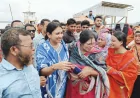 বরগুনায় কেন্দ্রীয় মহিলা দল নেত্রীর জনসংযোগ