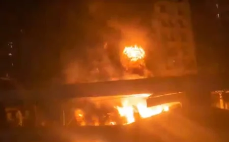 রাজধানীর মহাখালীতে পেট্রোল পাম্পে ভয়াবহ আগুন