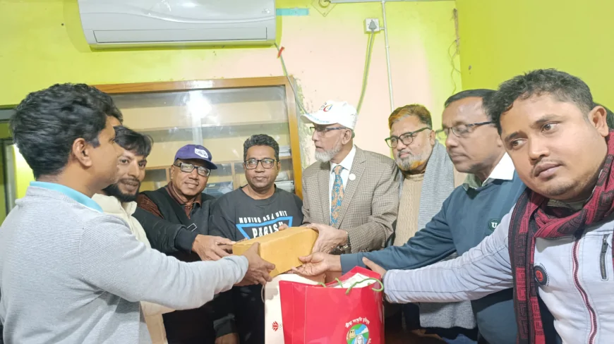 নড়াইল প্রেসক্লাবে ক্রীড়া সংগঠক আশিকুর রহমান মিকুর সৌজন্য সাক্ষাৎ ও উপহার সামগ্রী প্রদান