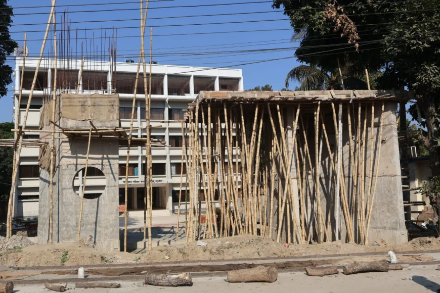 উন্নয়নের ছোঁয়ায় বদলে যাচ্ছে নড়াইল সদর অফিসপাড়ার চিত্র