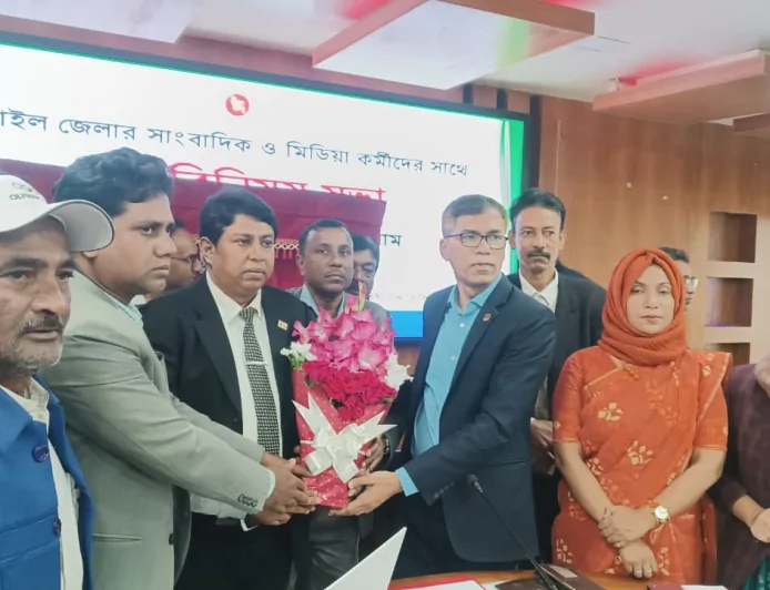 নড়াইল জেলা প্রশাসক ও গণমাধ্যম কর্মীদের মতবিনিময় সভা অনুষ্ঠিত