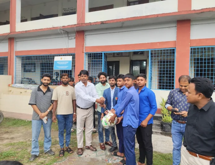 এমটিআই বহুমুখী সমবায় স্পোর্টস একাডেমির উদ্ব্যোগে শিক্ষার্থীদের পরিচয়পত্র ও ক্রীড়া সামগ্রী বিতরণ