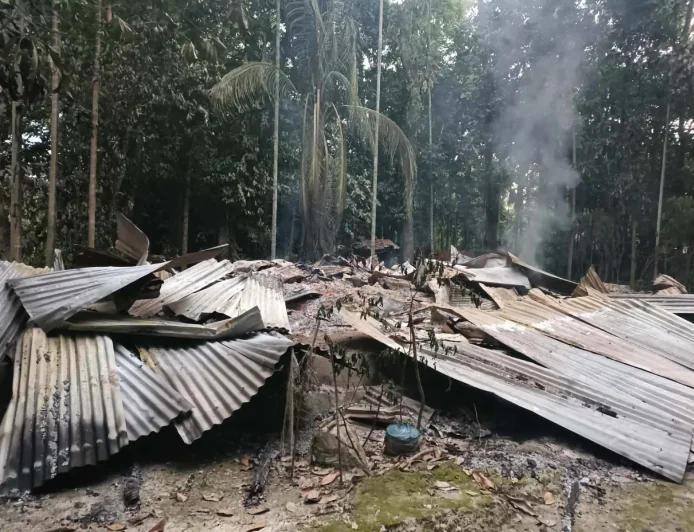 বরগুনায় দূর্বৃত্তদের দেয়া আগুনে মাদ্রাসা শিক্ষকের ঘর পুড়ে ছাই