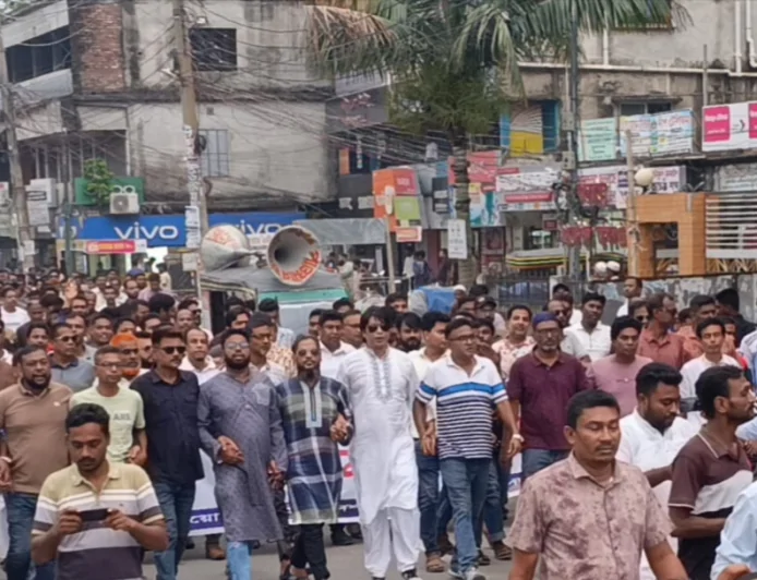 যুবদলের কেন্দ্রীয় কমিটি ঘোষণাকে স্বাগত জানিয়ে নড়াইলে জেলা যুবদলের আনন্দ মিছিল