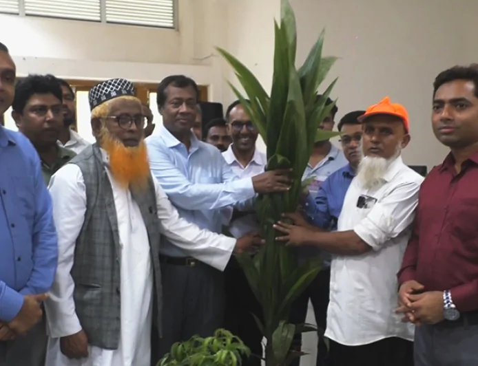 নড়াইলে ক্ষুদ্র ও প্রান্তিক কৃষকদের মাঝে সরকারি কৃষি উপকরণ বিতরণ