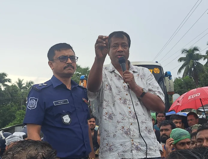 শিশু ধর্ষণ-হত্যার প্রতিবাদে ৪ ঘণ্টা অবরোধ, এমপির আশ্বাসে কর্মসূচি প্রত্যাহার