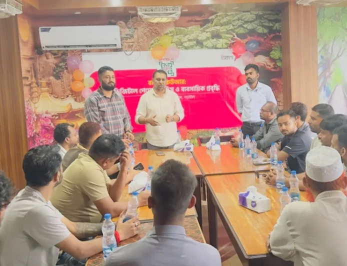 বাংলা কিউআরের মাধ্যমে ক্যাশলেস লেনদেন সম্প্রসারণে নড়াইলে বিকাশের মতবিনিময় সভা